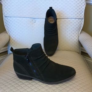 Earth Origins Distressed Ankle Boots